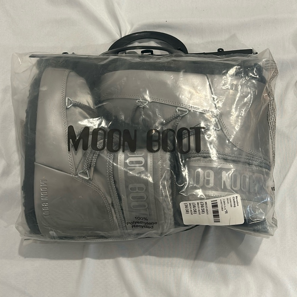 silver moon boots never worn